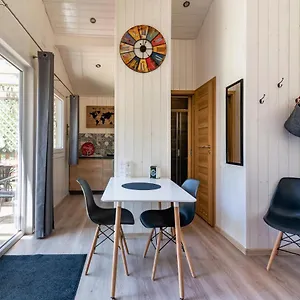 Gasthof Les Minis Homes Du Bugey - Eco-lodge City, Un Refuge En Hyper Centre, Ambérieu-en-Bugey